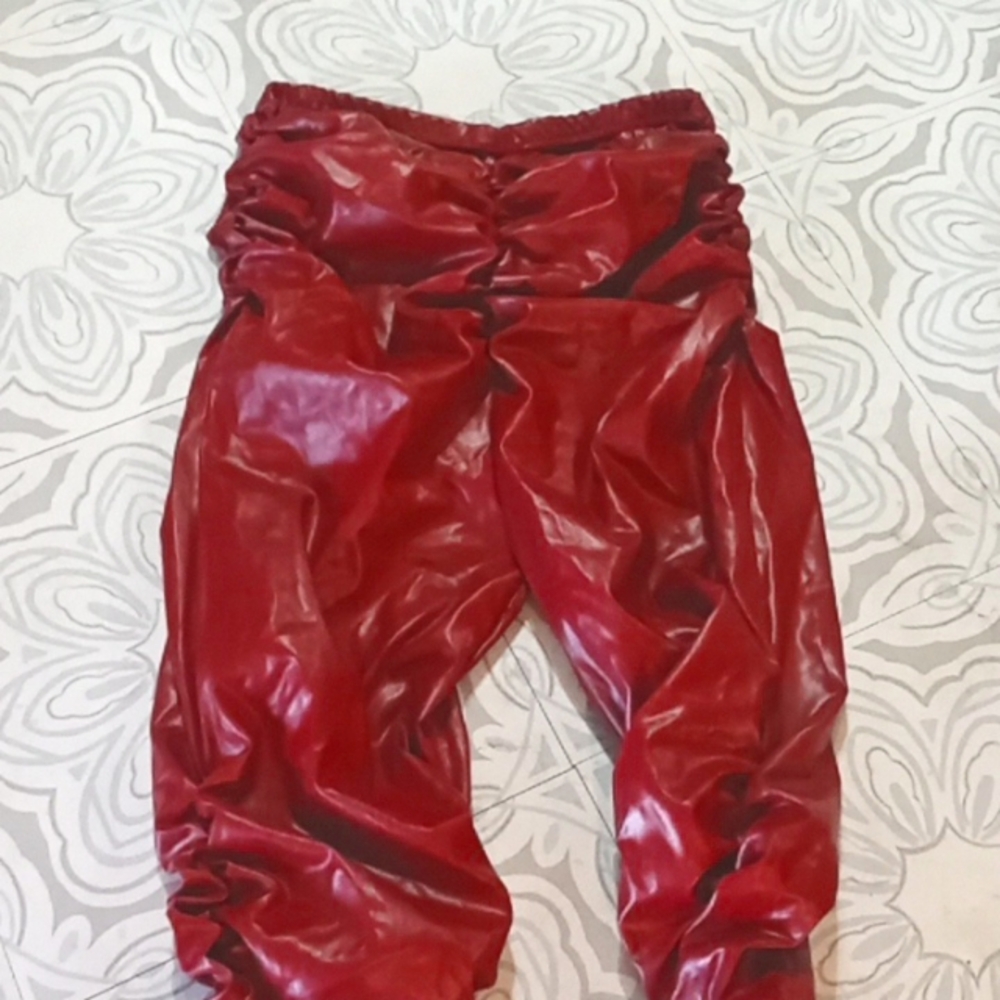 Woman pants Jeggings Scrunch Butt Second Skin Red sz Med Pleather Wet Look